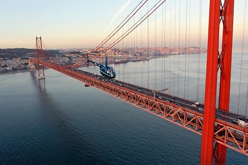 Passeio de helicóptero pela Costa de Lisboa
